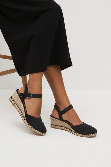 NOR357 Black Toe Cap Closed Toe Wedges